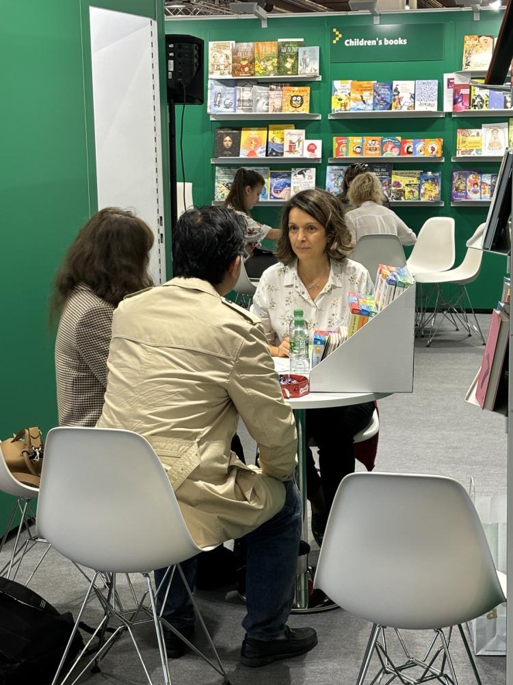 Book fairs Clever Book